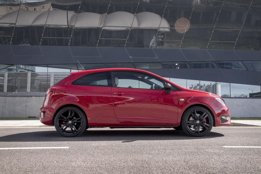  Seat Ibiza Cupra 2016 года  (UK) (фото 12 из 30)